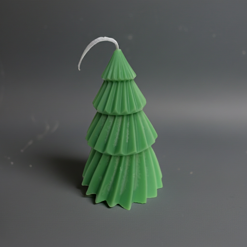 Vela Artesanal Árbol Navidad Verde, diseño escalonado y vibrante, con cera de soja ecológica.