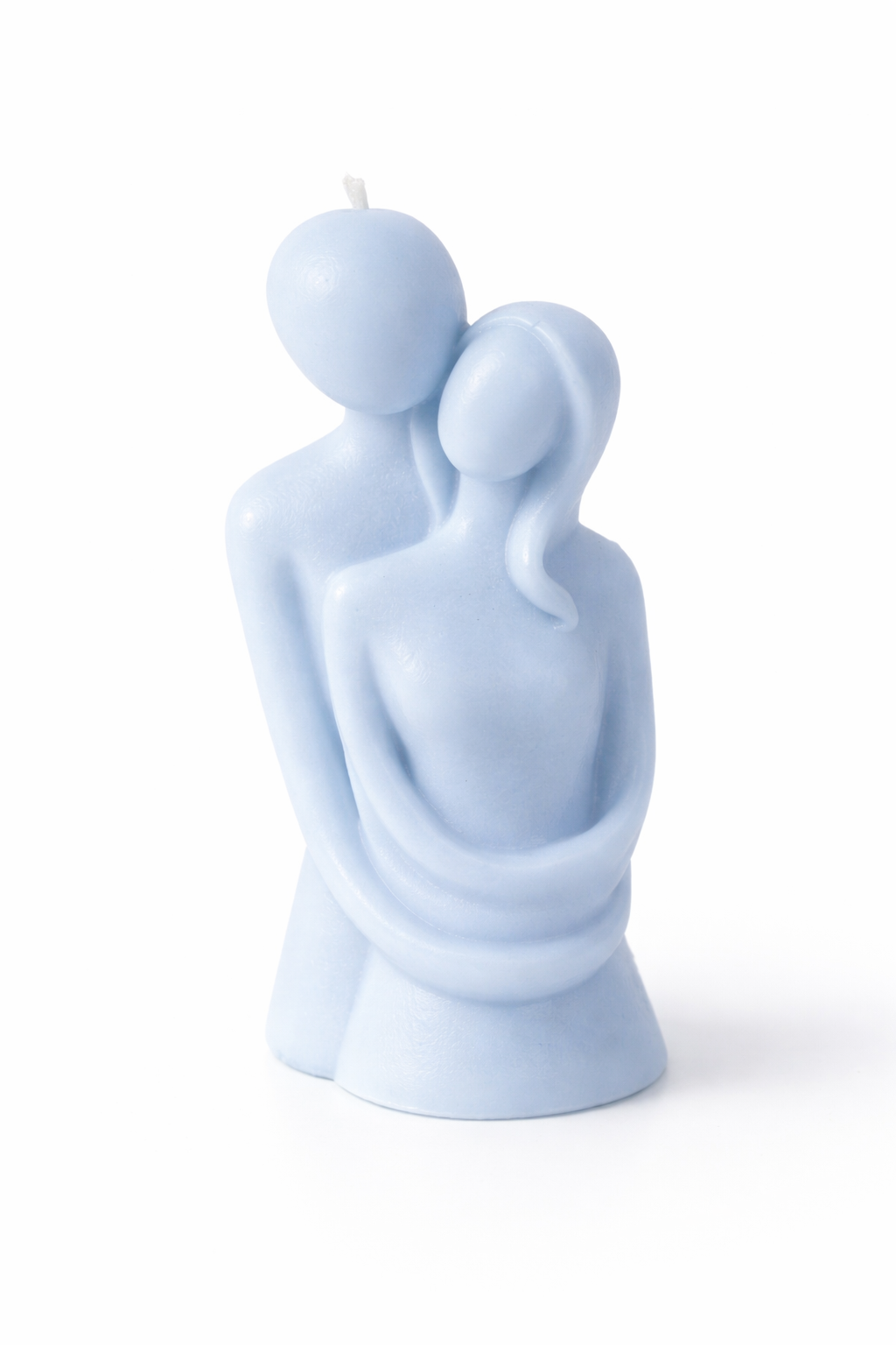 Vela decorativa azul pastel con silueta artística de pareja entrelazada, fabricada en cera natural ecológica, diseño escultórico moderno de líneas suaves, objeto de lujo para interiores sofisticados y regalo romántico exclusivo.