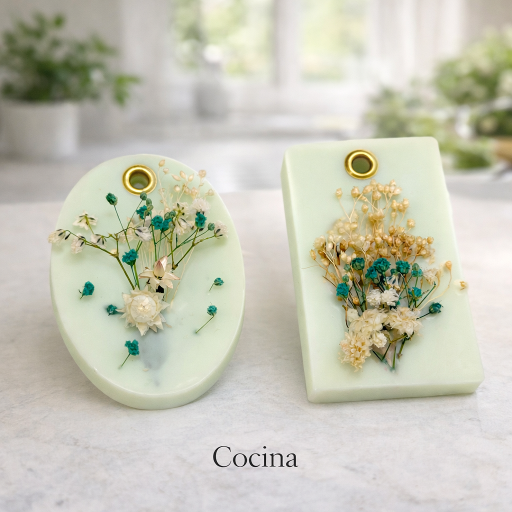 Wax tablets aromáticas para cocina con cera de soja ecológica y flores botánicas naturales, perfume elegante para cajones y armarios de cocina, ambientador premium para el hogar estilo fotografía de revista.