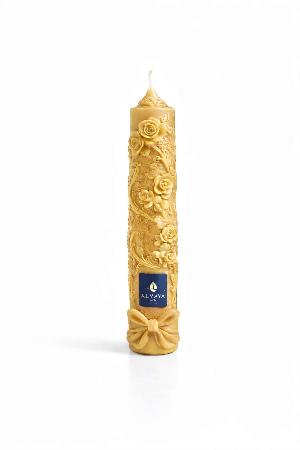 Vela cónica de autor Aura Atelier ROSAE con diseño floral ornamental, elaborada artesanalmente en color Dorado.