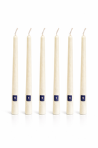 Pack de 6 velas cónicas Áurea Magna  Blanca, velas artesanales de alta gama para bodas, eventos y decoración de lujo.
