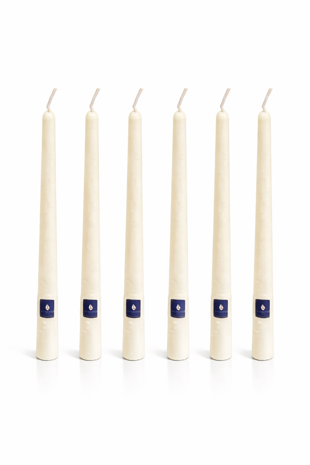 Pack de 6 velas cónicas Áurea Magna  Blanca, velas artesanales de alta gama para bodas, eventos y decoración de lujo.