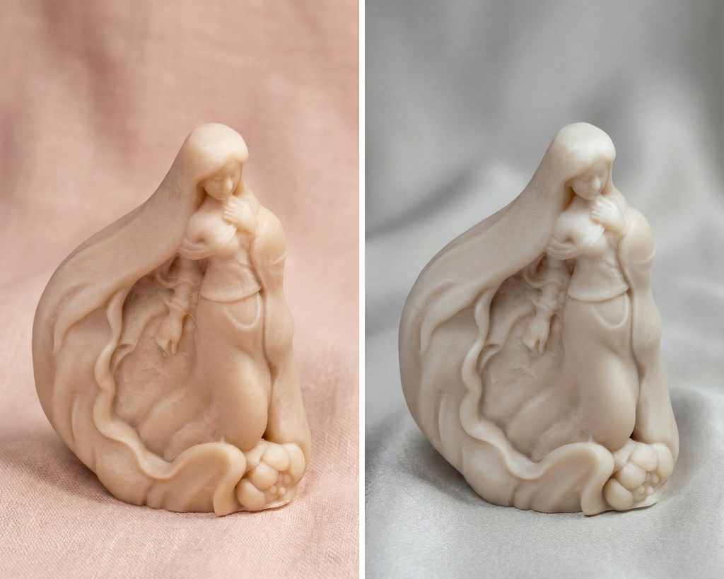 Vela escultura figura simbólica de mujer para recuerdo de XV años. Detalle de lujo en cera natural presentado sobre un fondo gris perla suave.