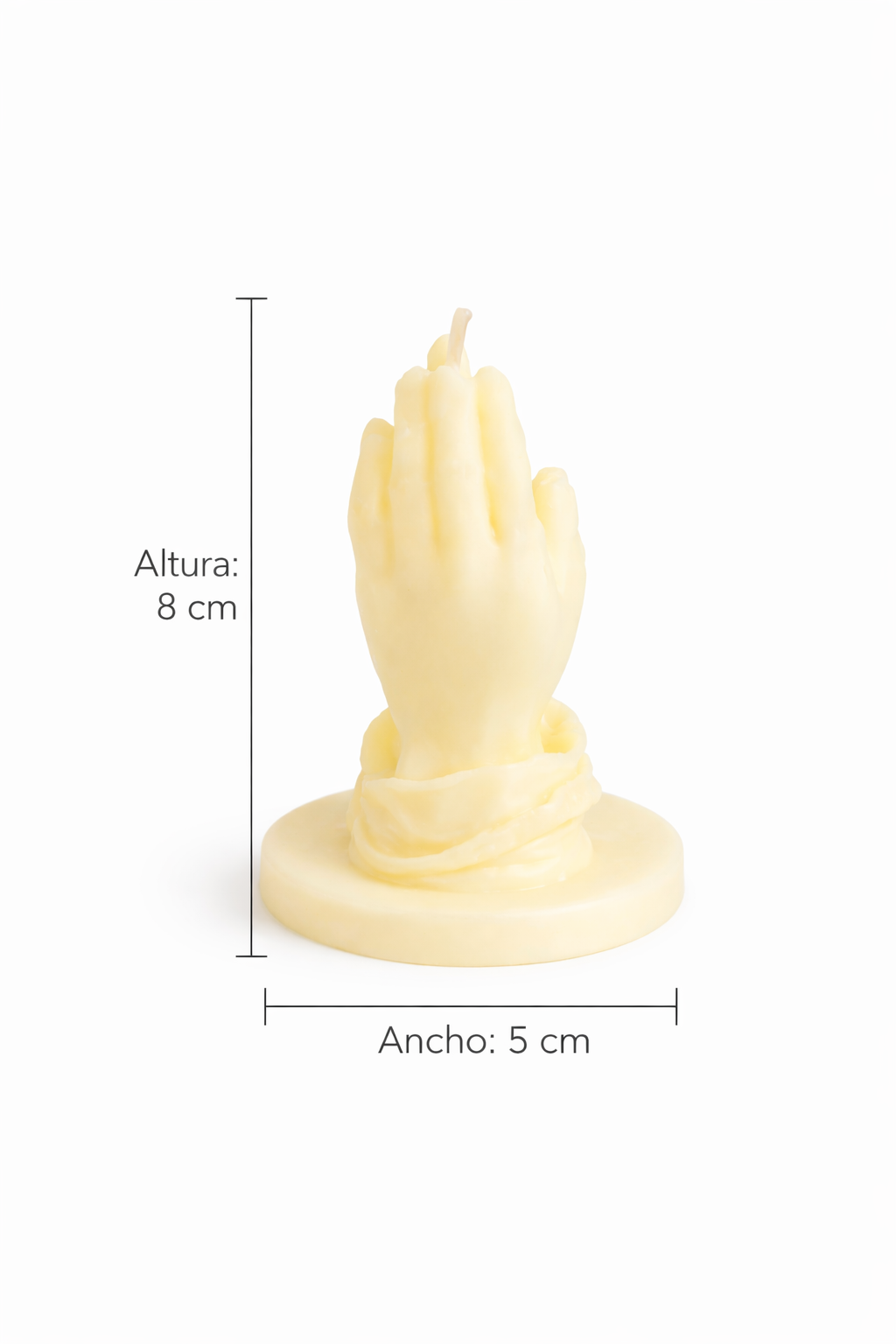 Vela decorativa manos en oración de 8 cm de altura y 5 cm de ancho, elaborada en cera natural color amarillo suave, diseño escultórico sobre base circular, pieza minimalista de lujo para decoración premium.