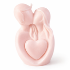 Vela romántica rosa pastel con silueta minimalista de pareja abrazada y corazón integrado, diseño escultórico contemporáneo en cera artesanal, decoración delicada para regalo especial y ambientes de lujo femenino.