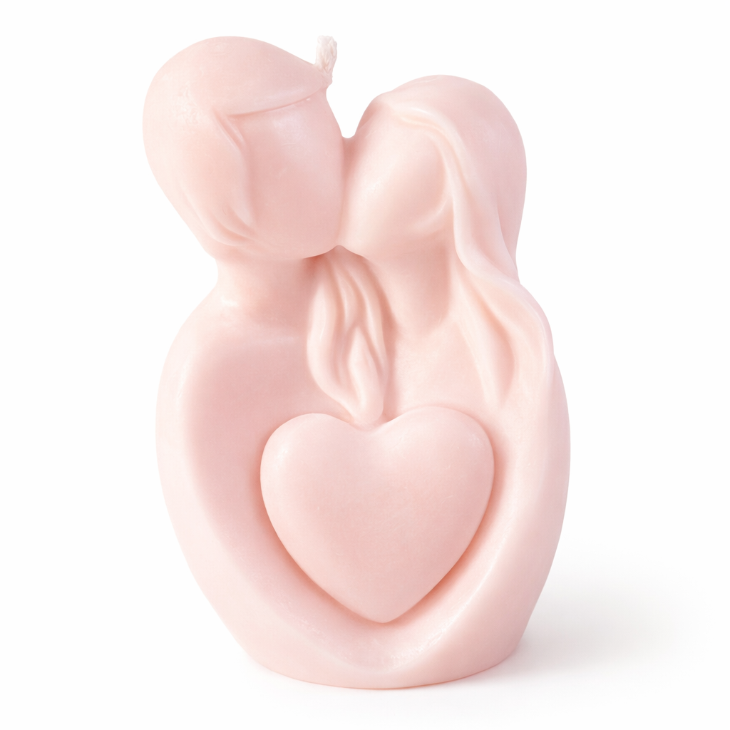 Vela romántica rosa pastel con silueta minimalista de pareja abrazada y corazón integrado, diseño escultórico contemporáneo en cera artesanal, decoración delicada para regalo especial y ambientes de lujo femenino.