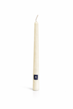 Vela cónica Áurea Magna  Blanca de lujo, vela artesanal elegante para bodas, mesas de banquete y decoración premium.