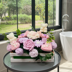 **Centro Floral de Cera Valencia para Eventos, Arreglo de Flores y Ositos Pastel en Caja de Madera Blanca, Velas Artesanales para Bodas y Bautizos**
